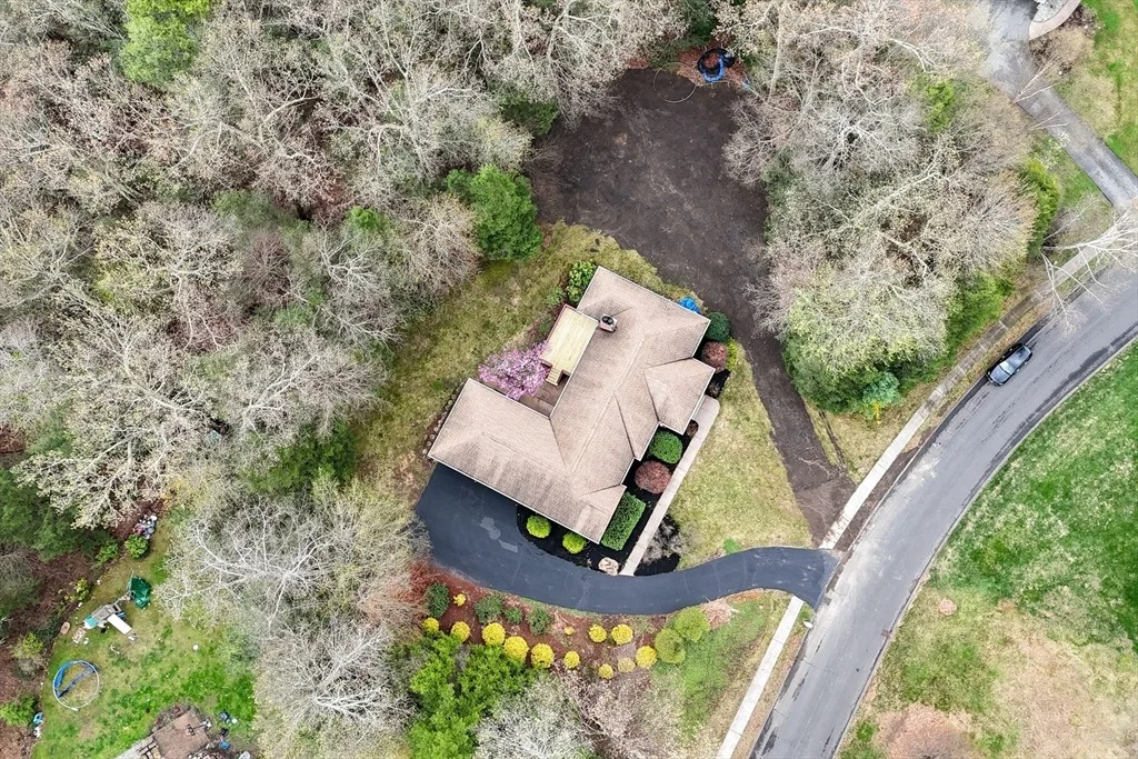Photo of 4 Pearl Brook Road