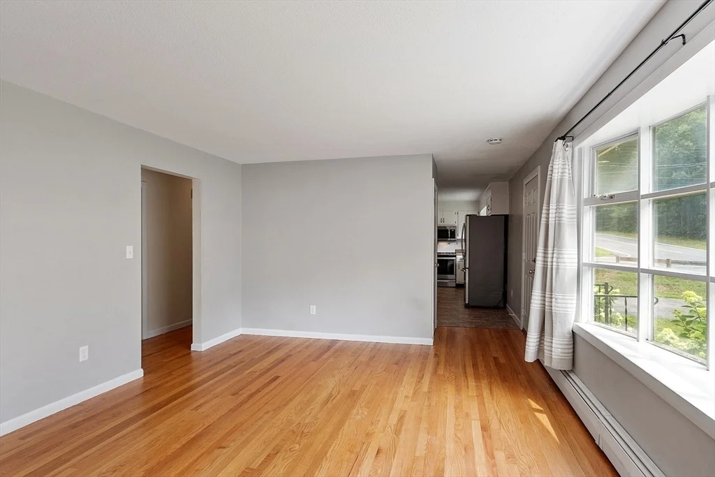 Photo of 374 Mill St Ext