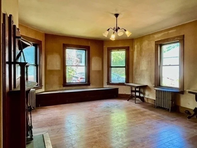 Photo of 107 Riverside Drive