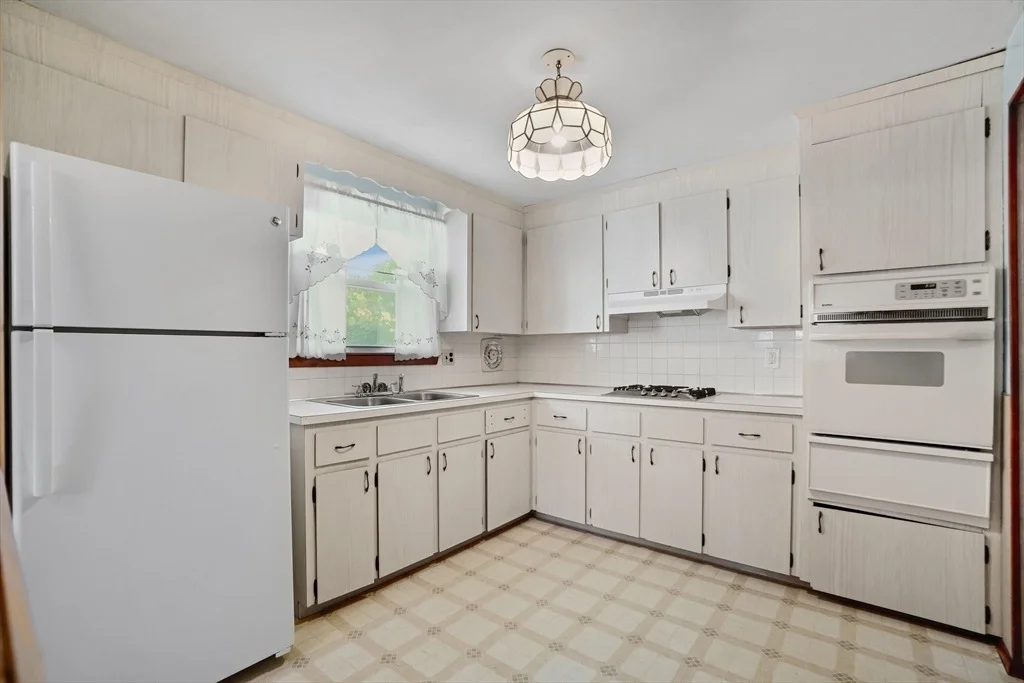 Photo of 111 Crestfield Dr