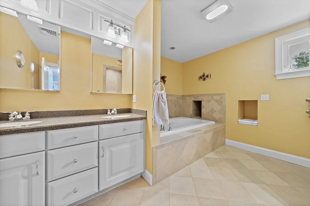 Photo of 146 Eleanor Dr