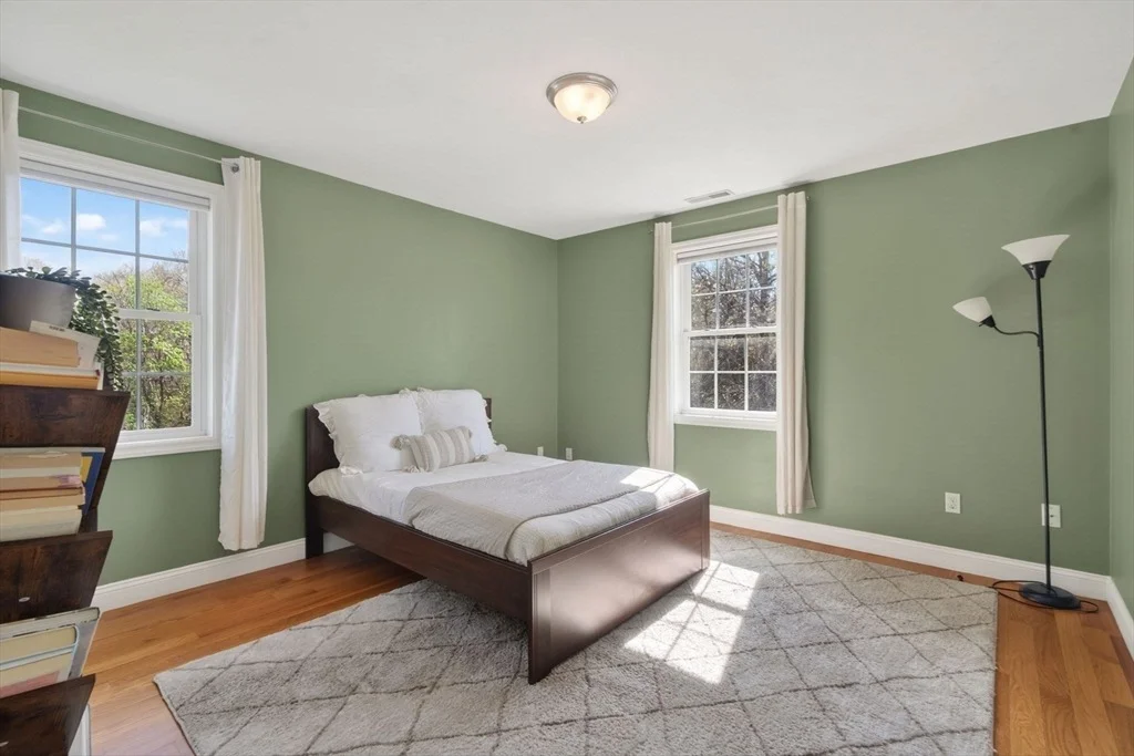 Photo of 219 River Rd