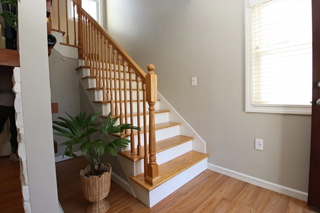 Photo of 27 Overlea Avenue