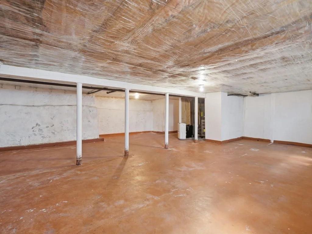 Photo of 10 Almont Ave