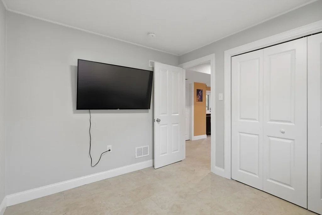 Photo of 8 Stoneybrook Drive