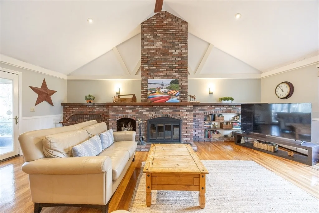 Photo of 11 Garry Dr