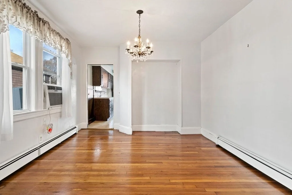 Photo of 37 Greenhalge Ave