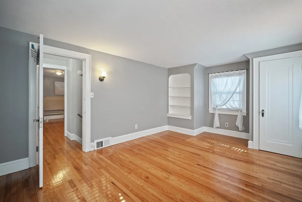 Photo of 144 Gillette Ave