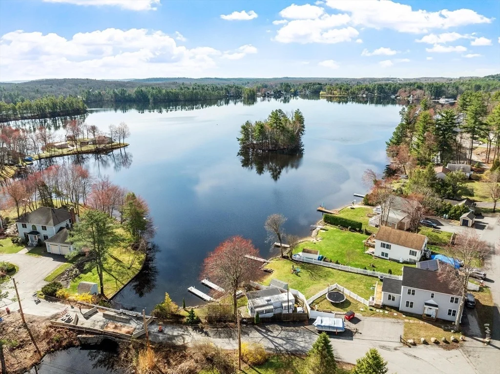 Photo of 895 Flat Hill Rd