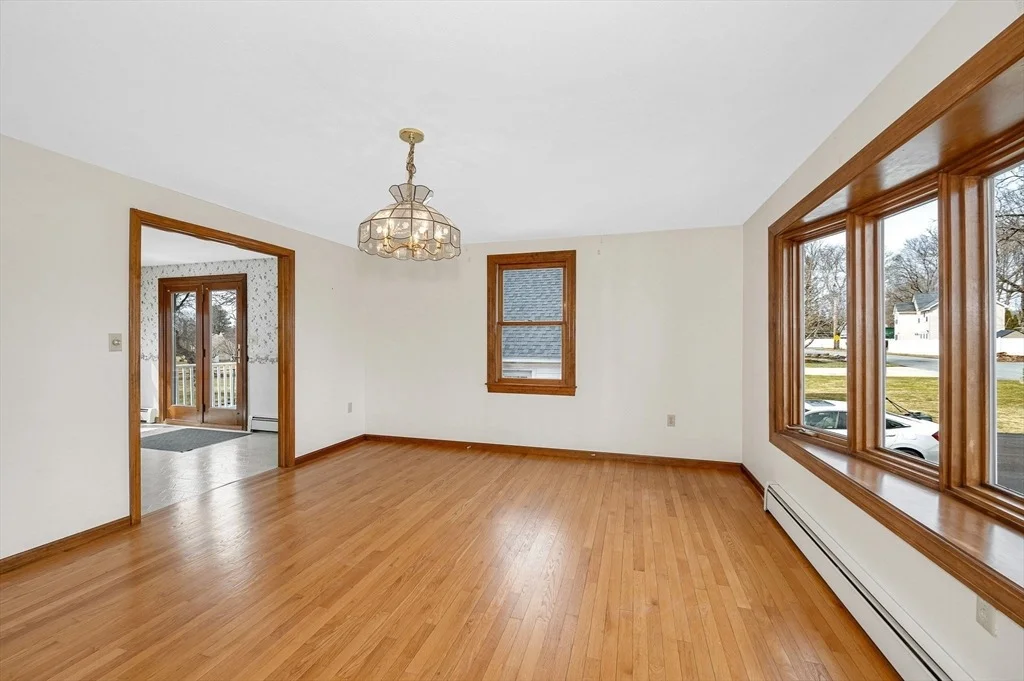 Photo of 287 Fox Ave