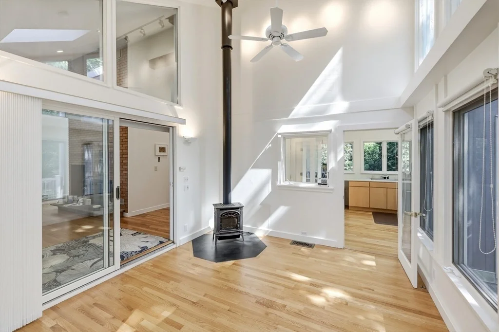 Photo of 10 Cortland Dr