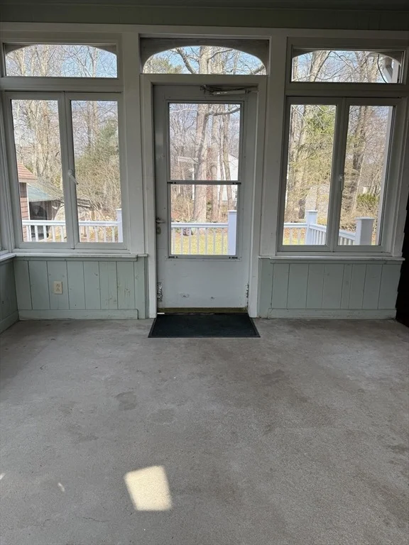 Photo of 89 Oakcrest Drive