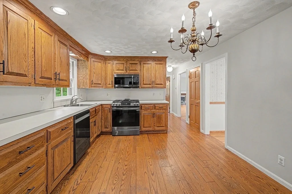 Photo of 10 Raymond Dr
