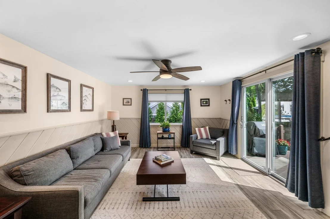 Photo of 32 Crescent Ave
