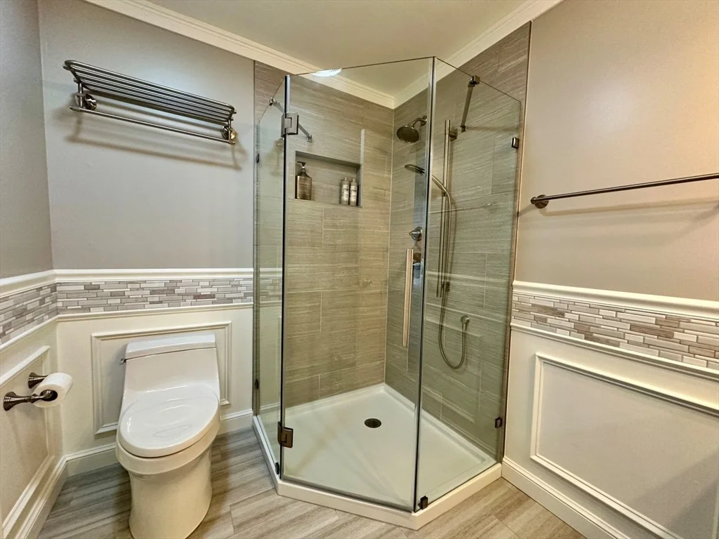 Photo of 608 Pinewood Dr