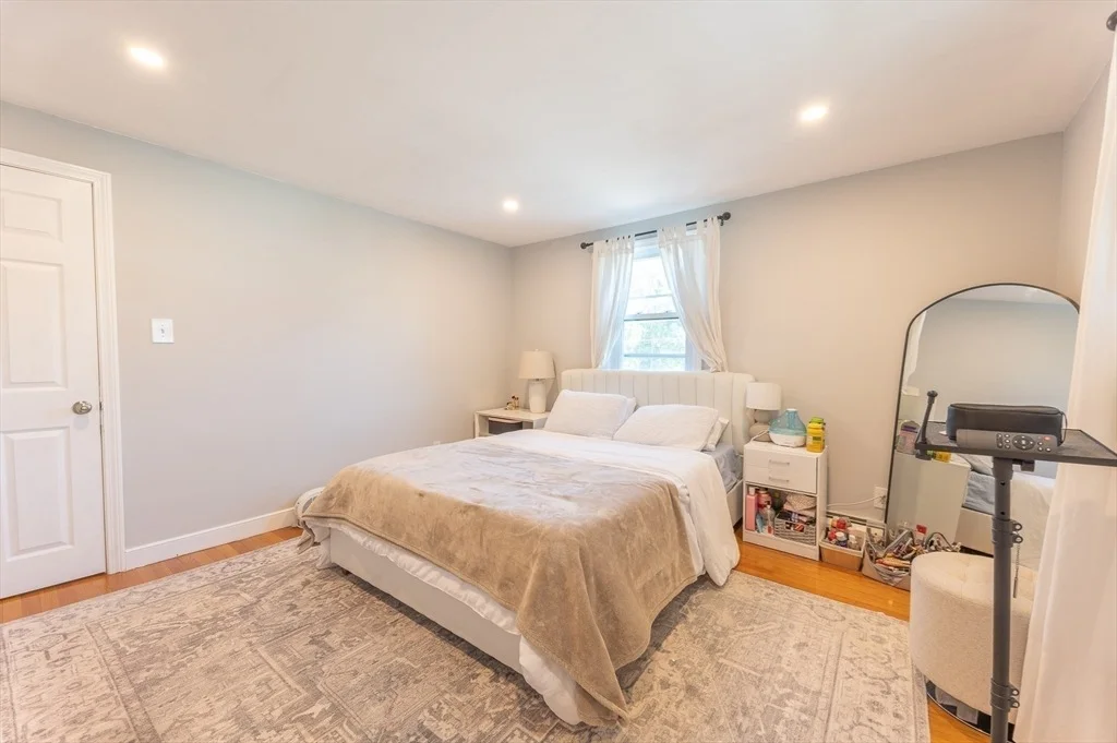 Photo of 37 Maple Ave