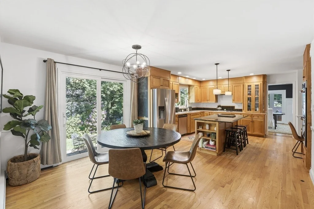 Photo of 25 Revolutionary Rd