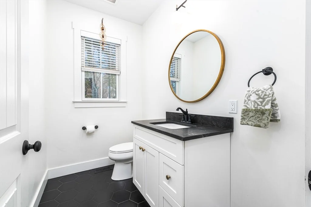 Photo of 102 Bogan Rd