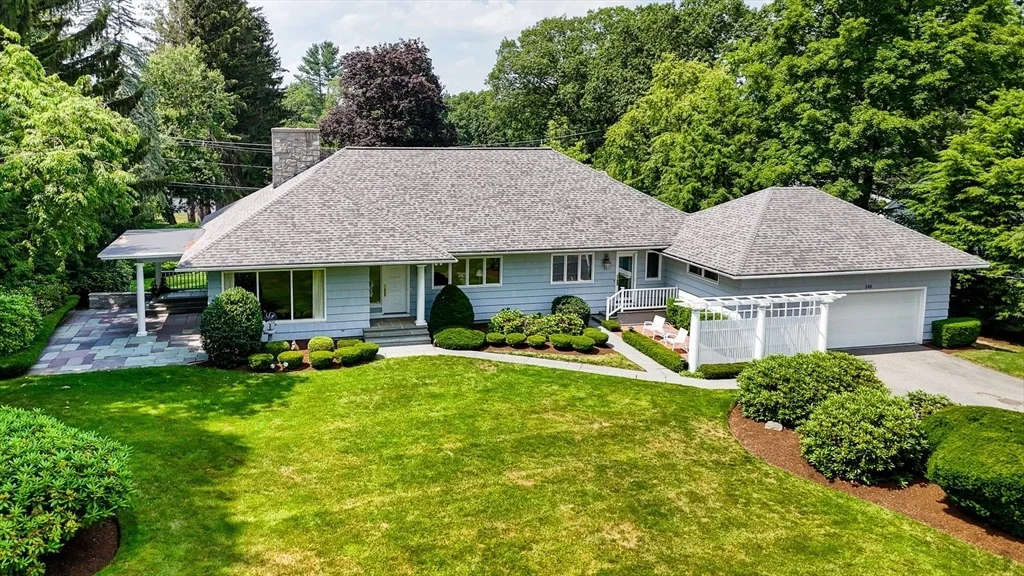 Photo of 246 Highland Rd