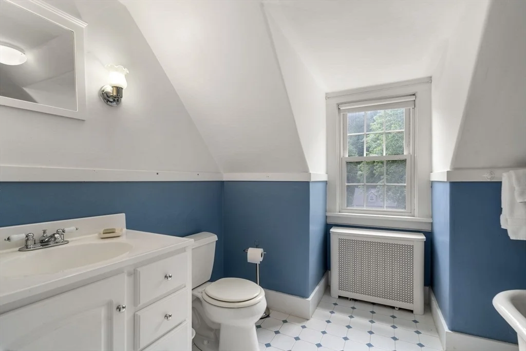 Photo of 44 Metcalf St