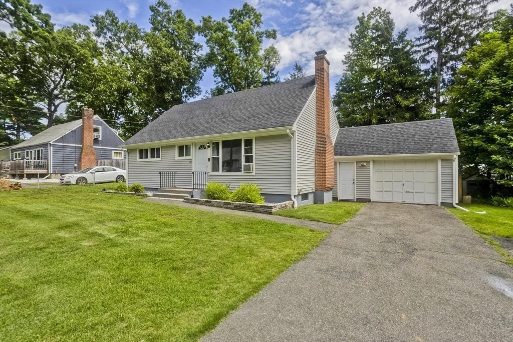 Photo of 155 Old Farm Rd