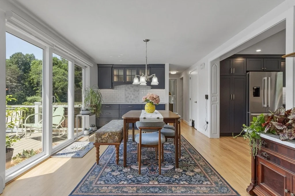 Photo of 467 Loring Road