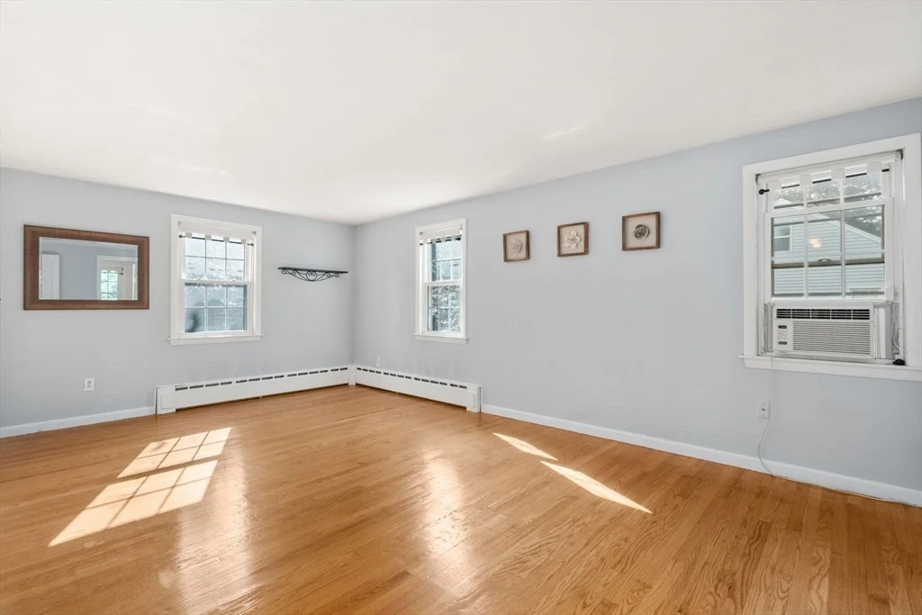 Photo of 144 Burbank Road