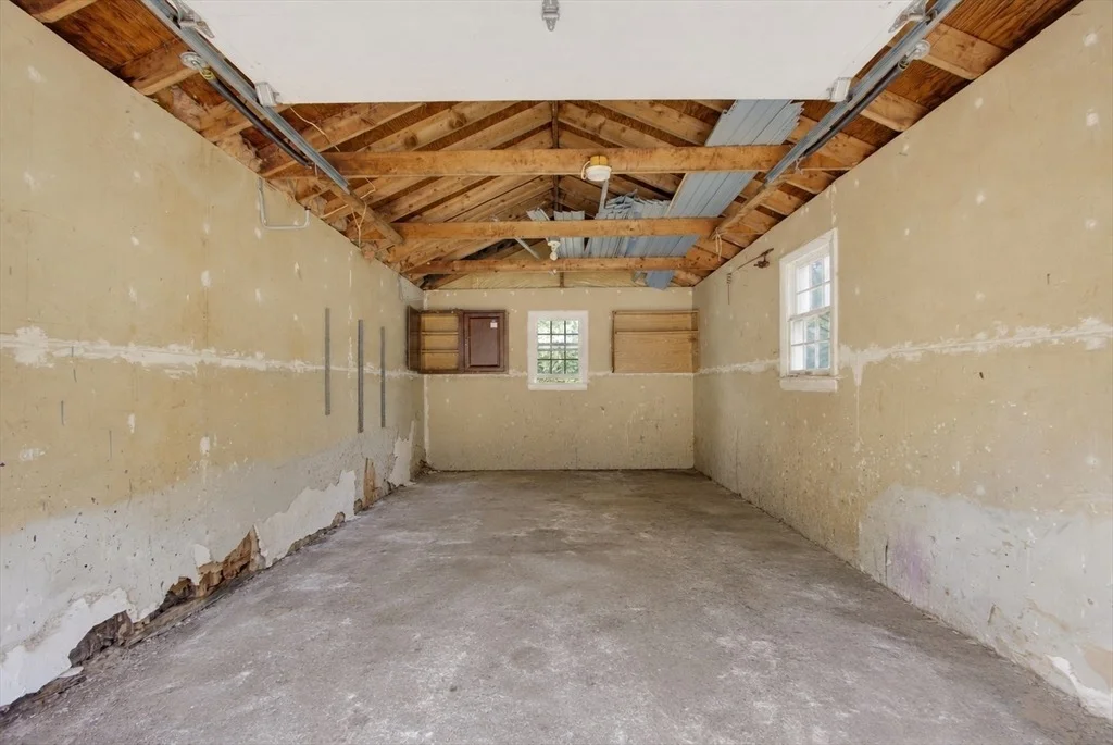 Photo of 1673 Petersham Rd