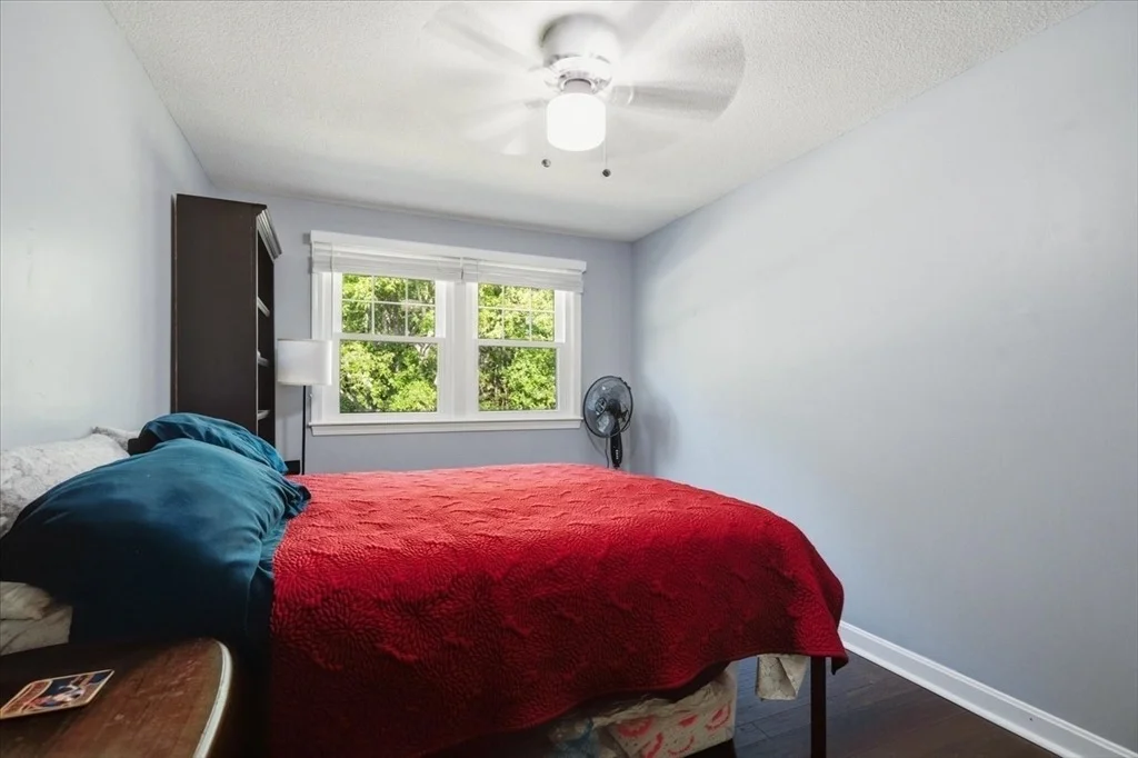 Photo of 10 Buttonwood Rd