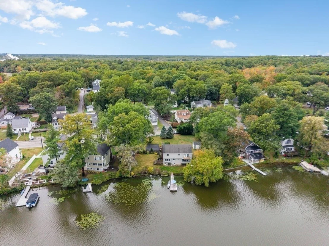 Photo of 35 Lakeside Blvd
