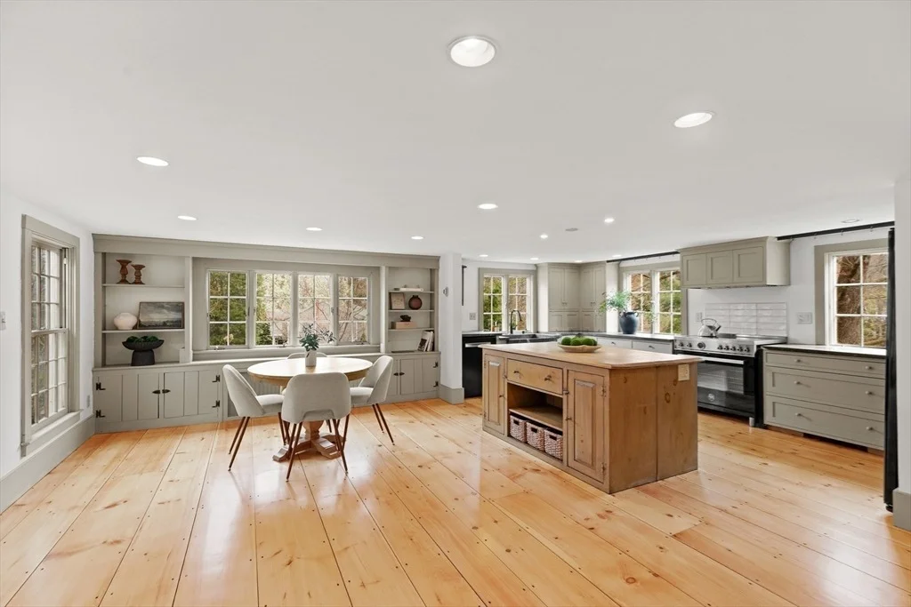 Photo of 483 Franklin Street