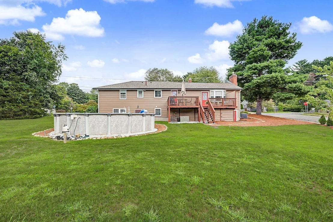 Photo of 592 Pond St