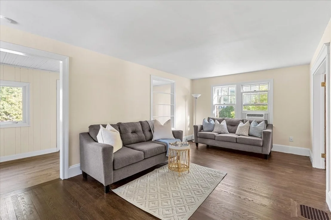 Photo of 18 Fales Road