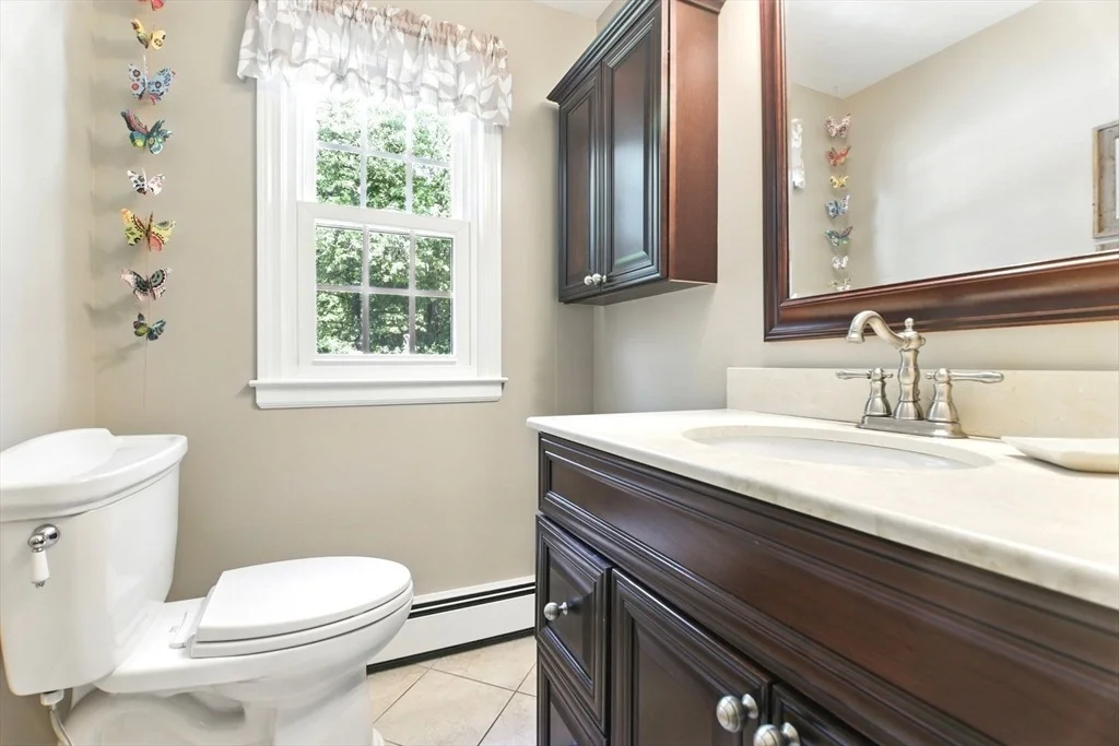 Photo of 230 Meadowlark Dr