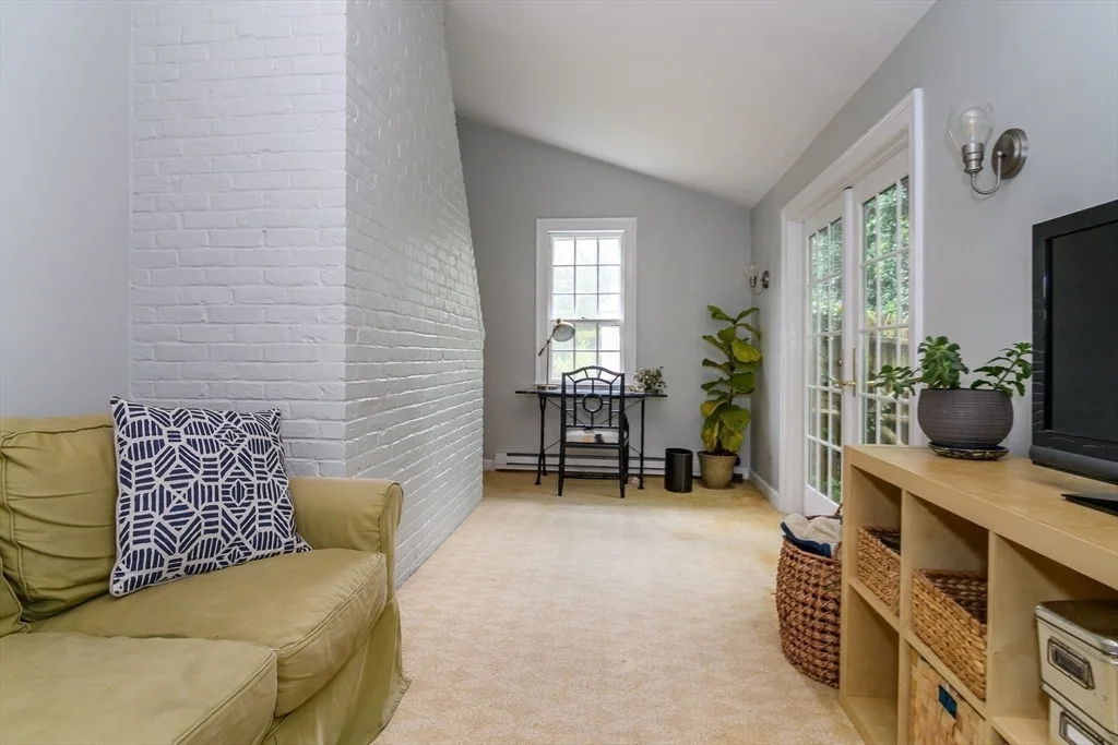 Photo of 54 Colburn Rd