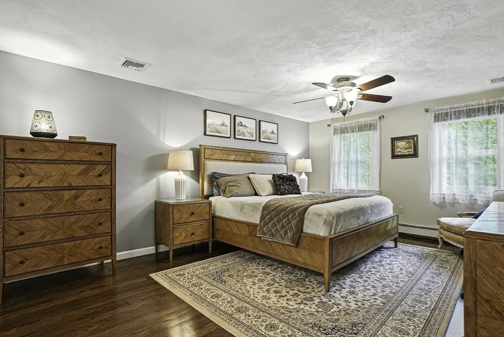 Photo of 9 Oak Hill Road