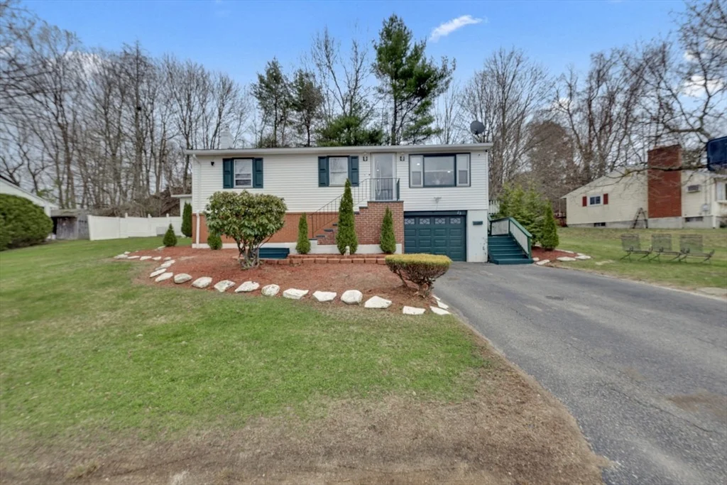 Photo of 23 Chartier Ln
