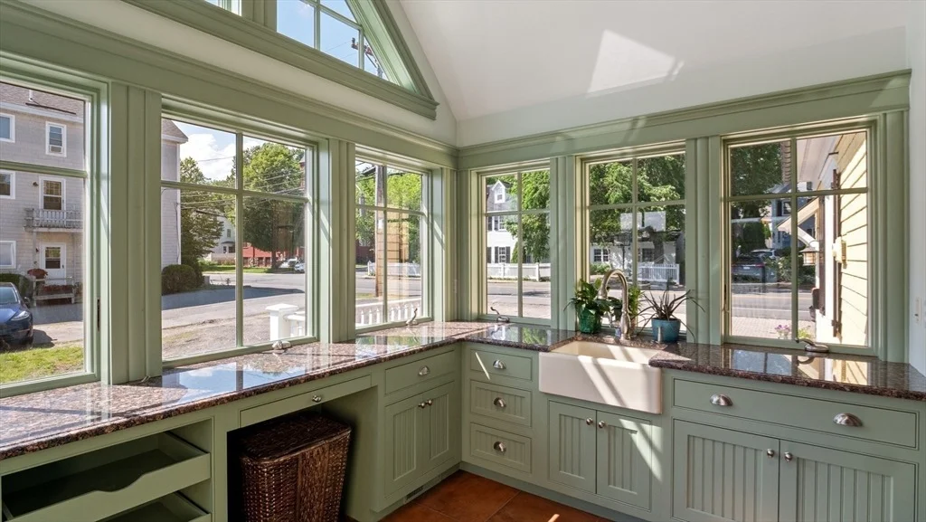 Photo of 435 Main Street