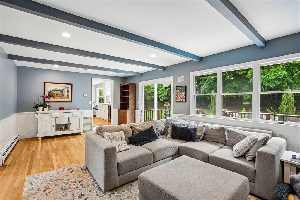 Photo of 2 Berkley Cir