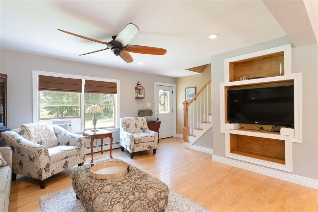 Photo of 1 Barefoot Ln