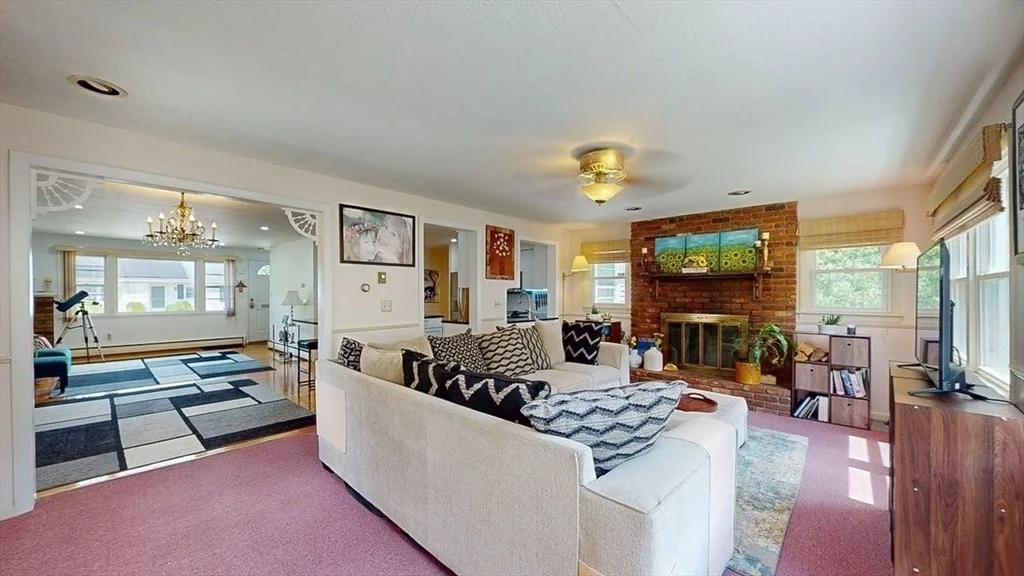 Photo of 10 Pine Tree Lane