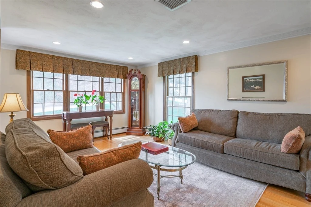 Photo of 127 Catamount Rd