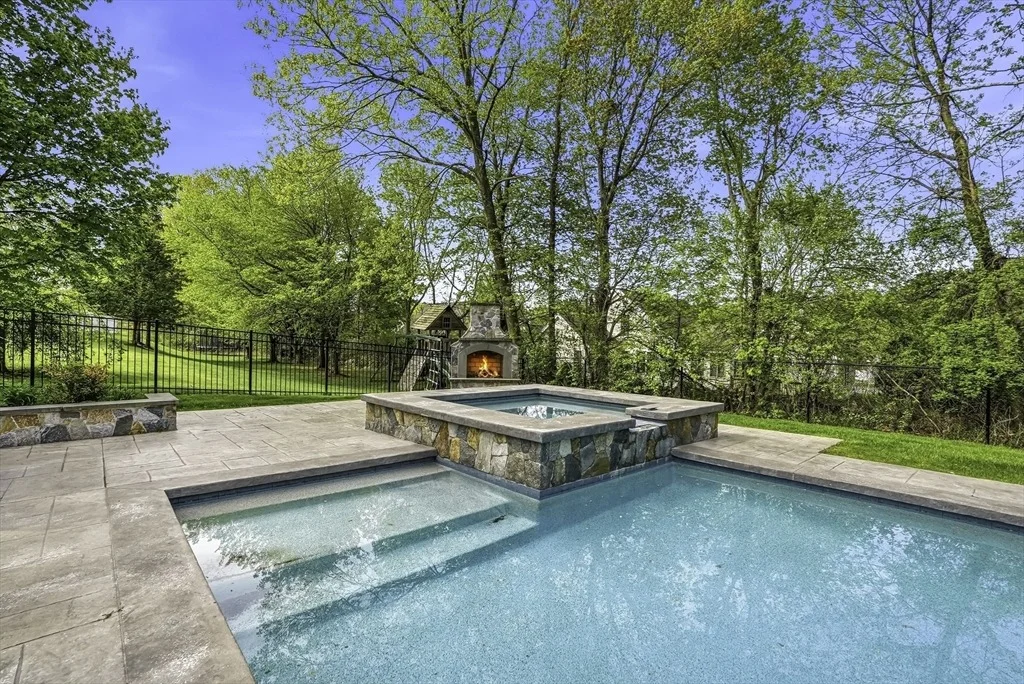 Photo of 82 Hardwick Rd