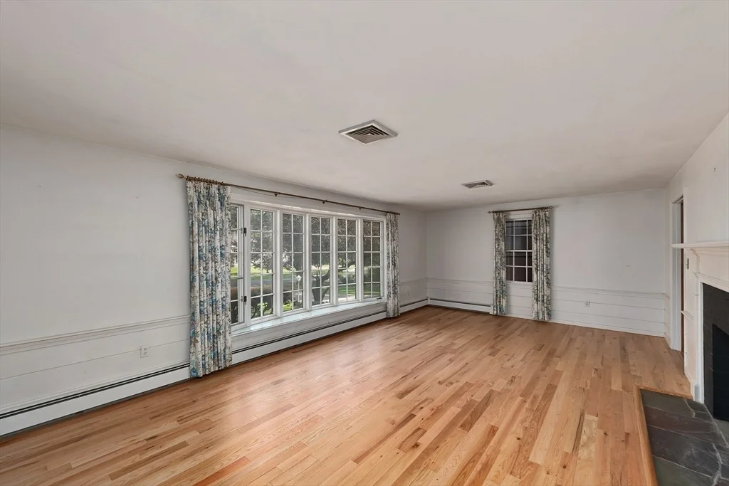 Photo of 24 Pinehurst Dr