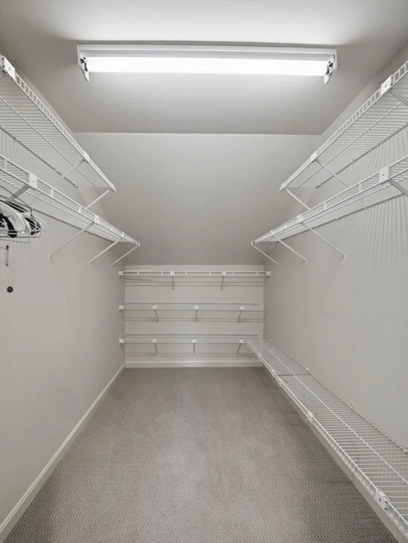 Photo of Unit 3901 at 3901 Knightsbridge Close