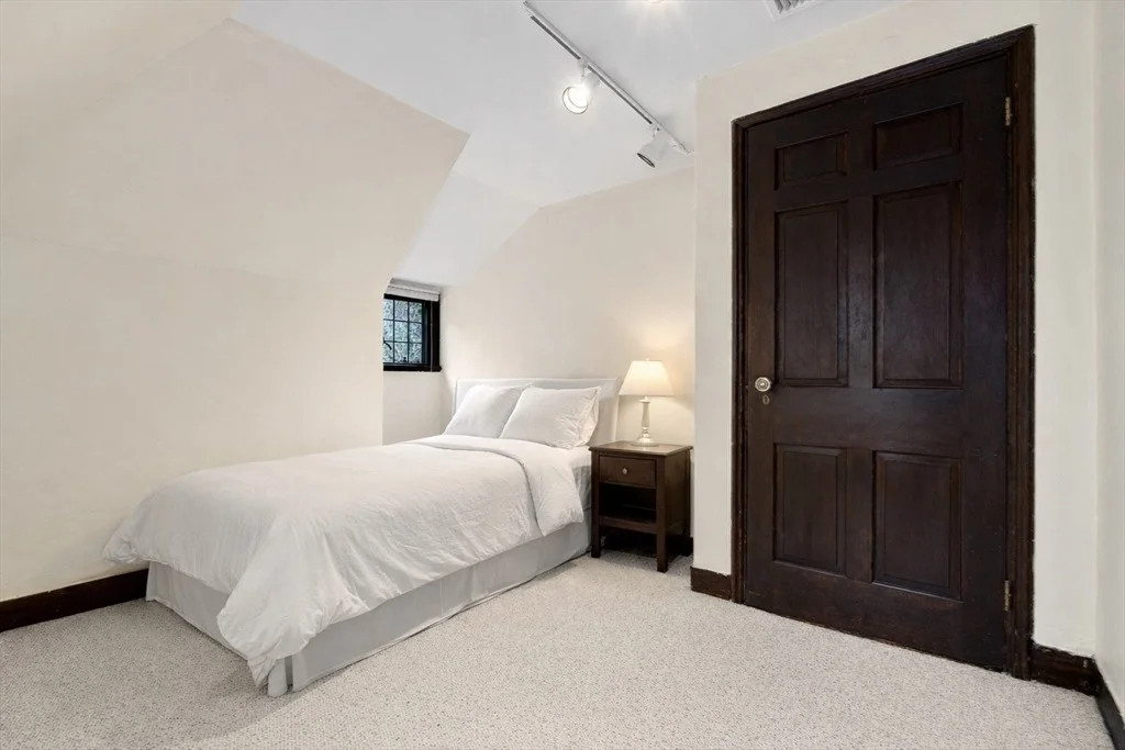 Photo of 8 Penniman Road