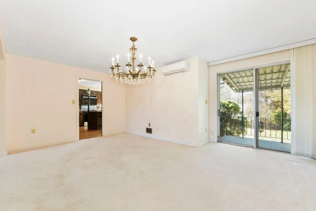 Photo of 72 Stivaletta Dr