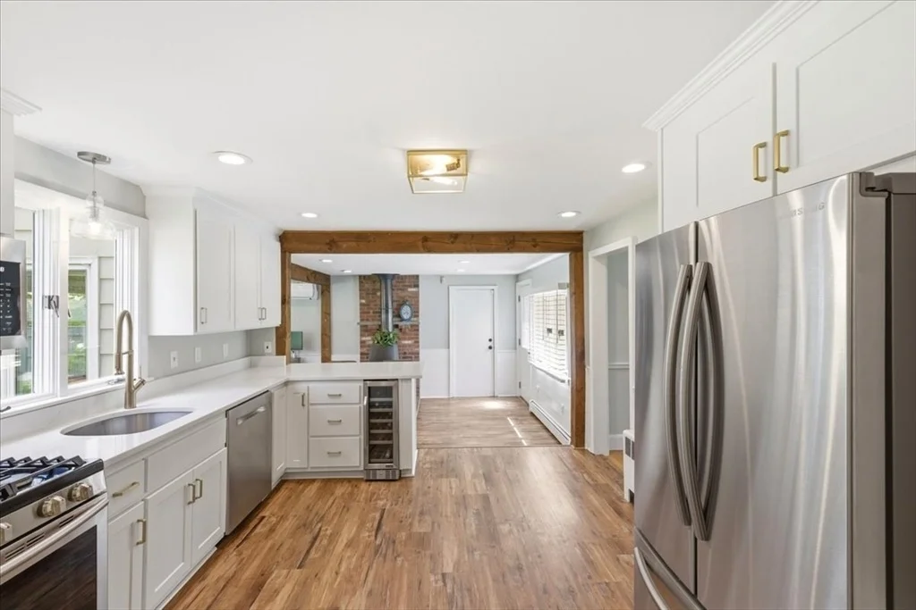 Photo of 560 Common St