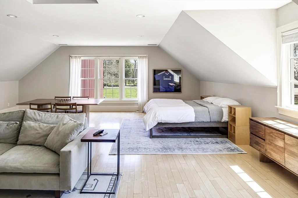 Photo of 43 Oak Hill Road