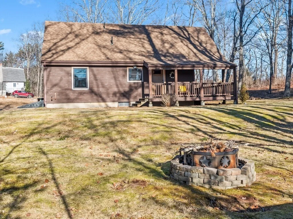 Photo of 281 Warren Rd